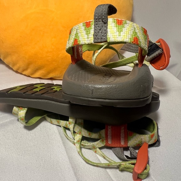 Chacos sandles - Picture 2 of 2